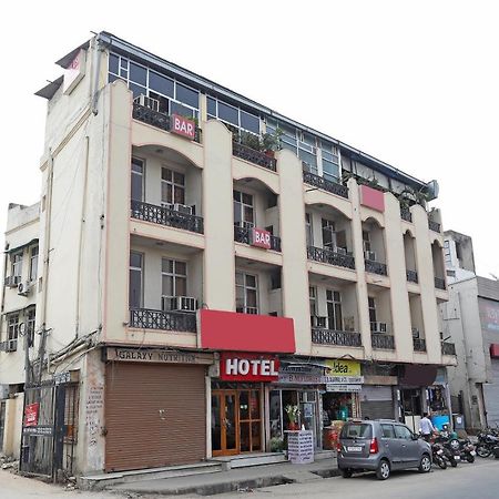 Flagship 10282 Hotel Rishi Jaipur Eksteriør billede