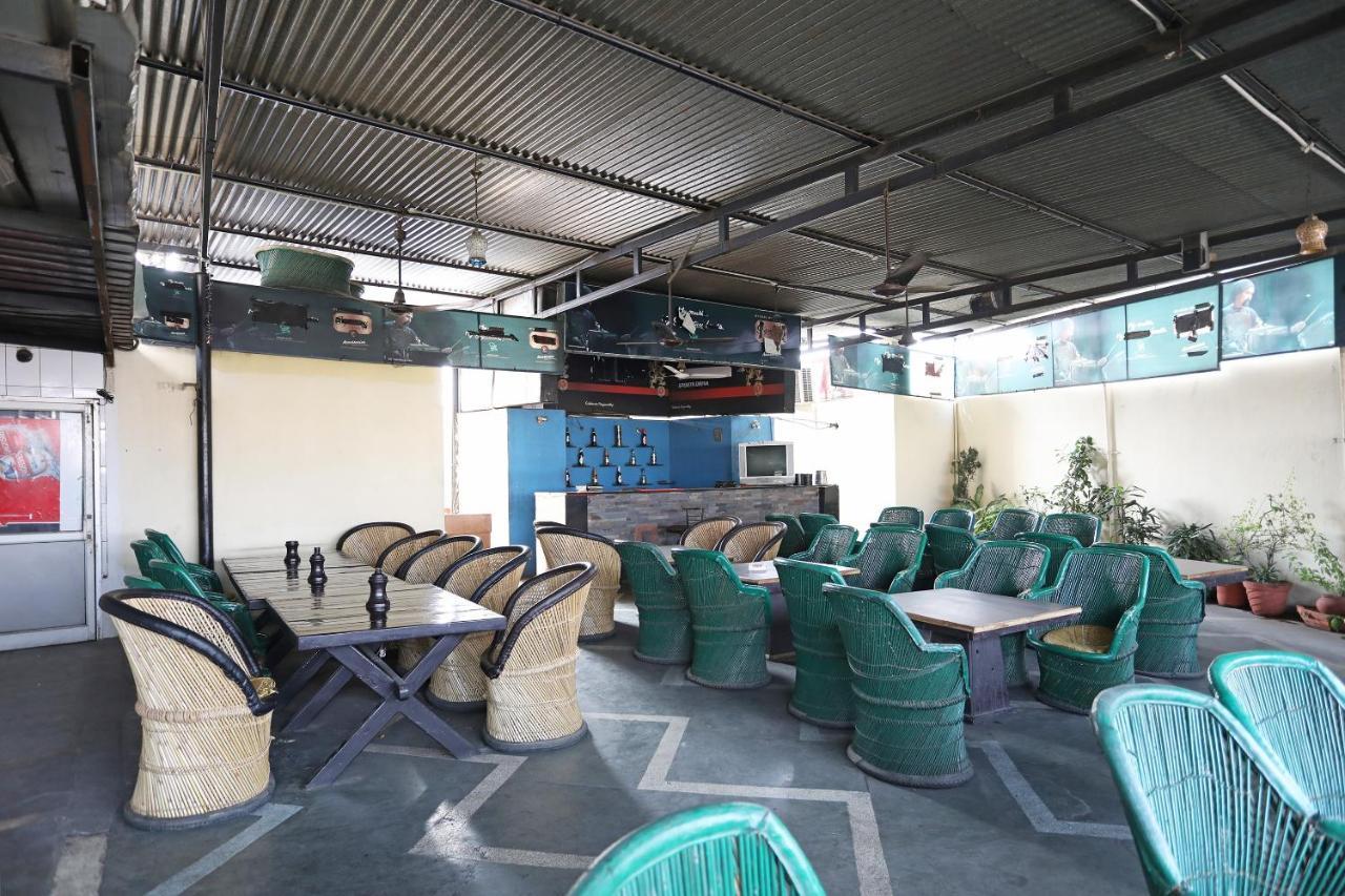 Flagship 10282 Hotel Rishi Jaipur Eksteriør billede