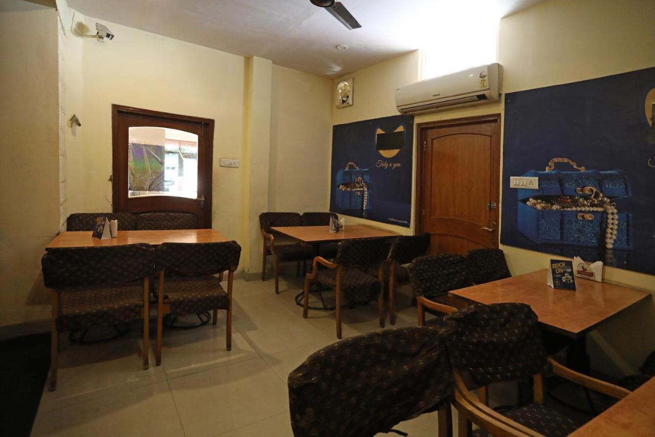 Flagship 10282 Hotel Rishi Jaipur Eksteriør billede