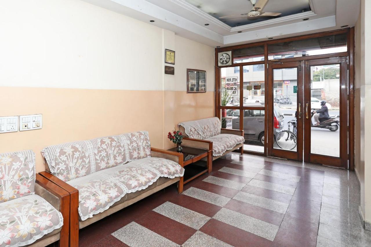 Flagship 10282 Hotel Rishi Jaipur Eksteriør billede