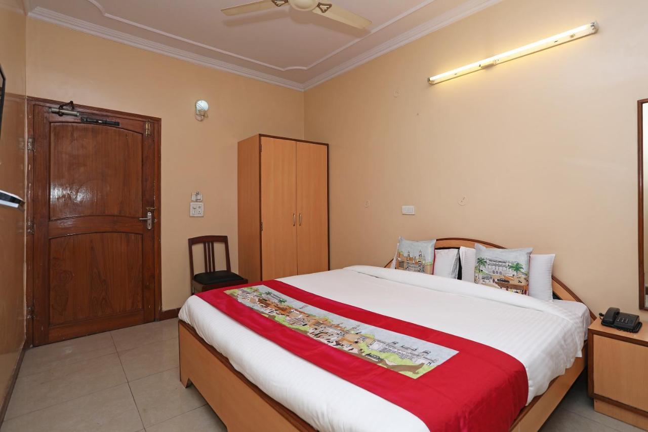 Flagship 10282 Hotel Rishi Jaipur Eksteriør billede